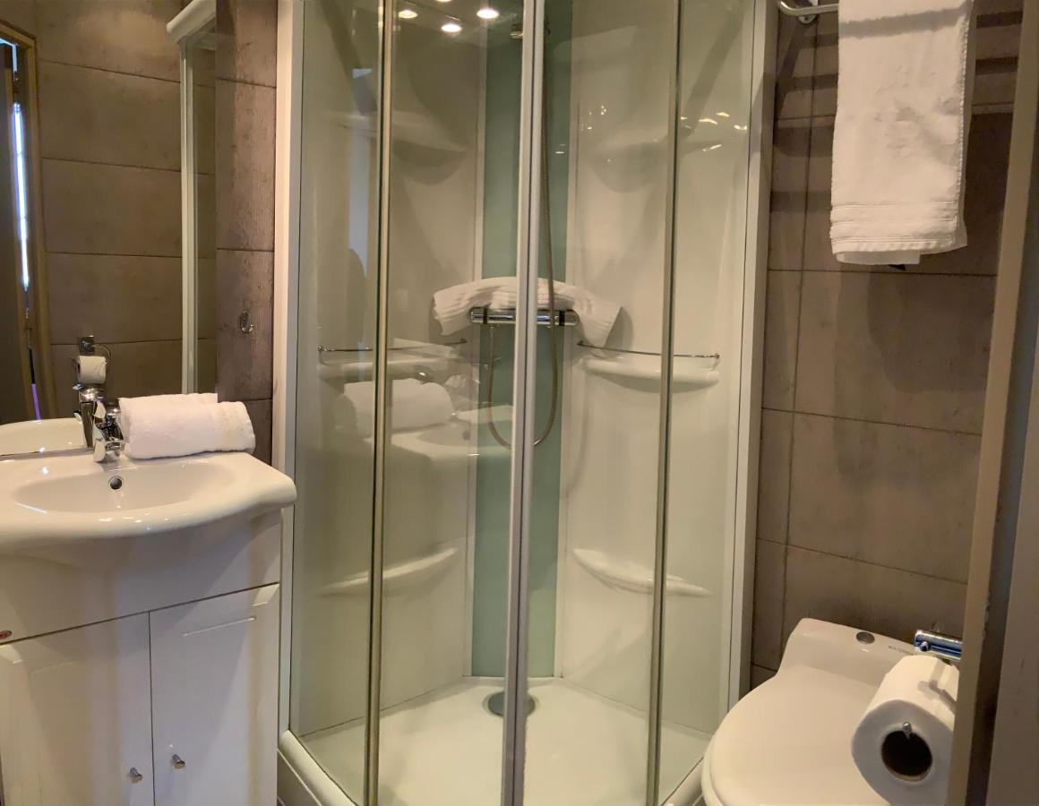 Les 3 Rois By Yy Hotel Villers-Bocage  Exterior photo