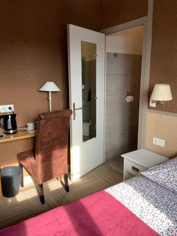 Les 3 Rois By Yy Hotel Villers-Bocage  Exterior photo
